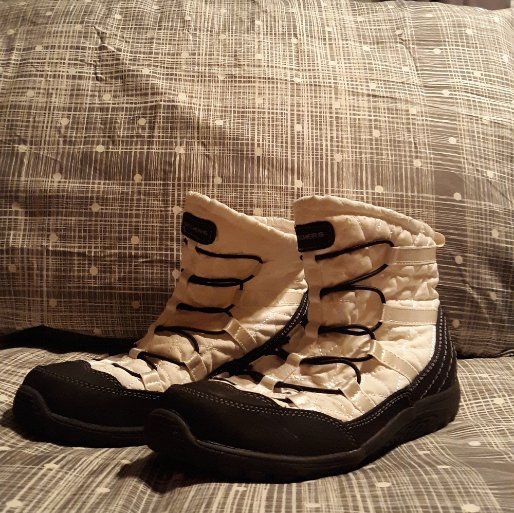 Skechers Lined Short Winter Boots-Ankle